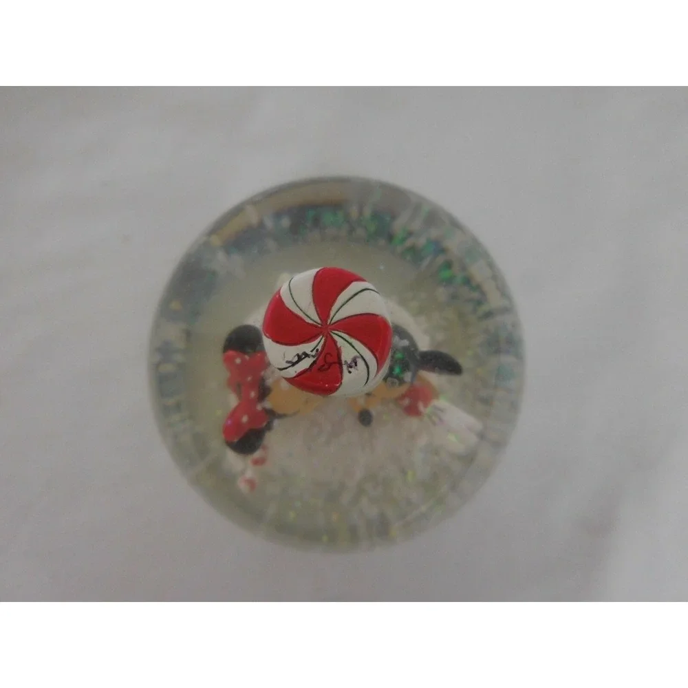 Disney Christmas Minnie Kissing Mickey Mouse Snow Globe Under the Mistletoe 2010